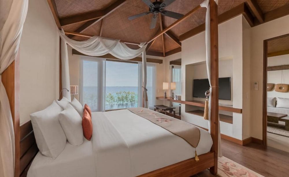 Crimson Resort & Spa Room