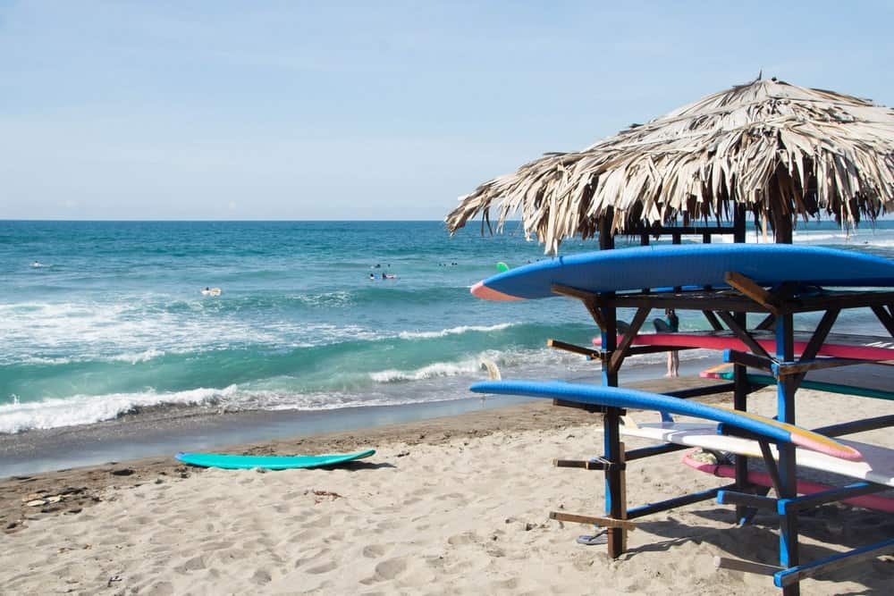 Surfing in the Philippines, renting boards
