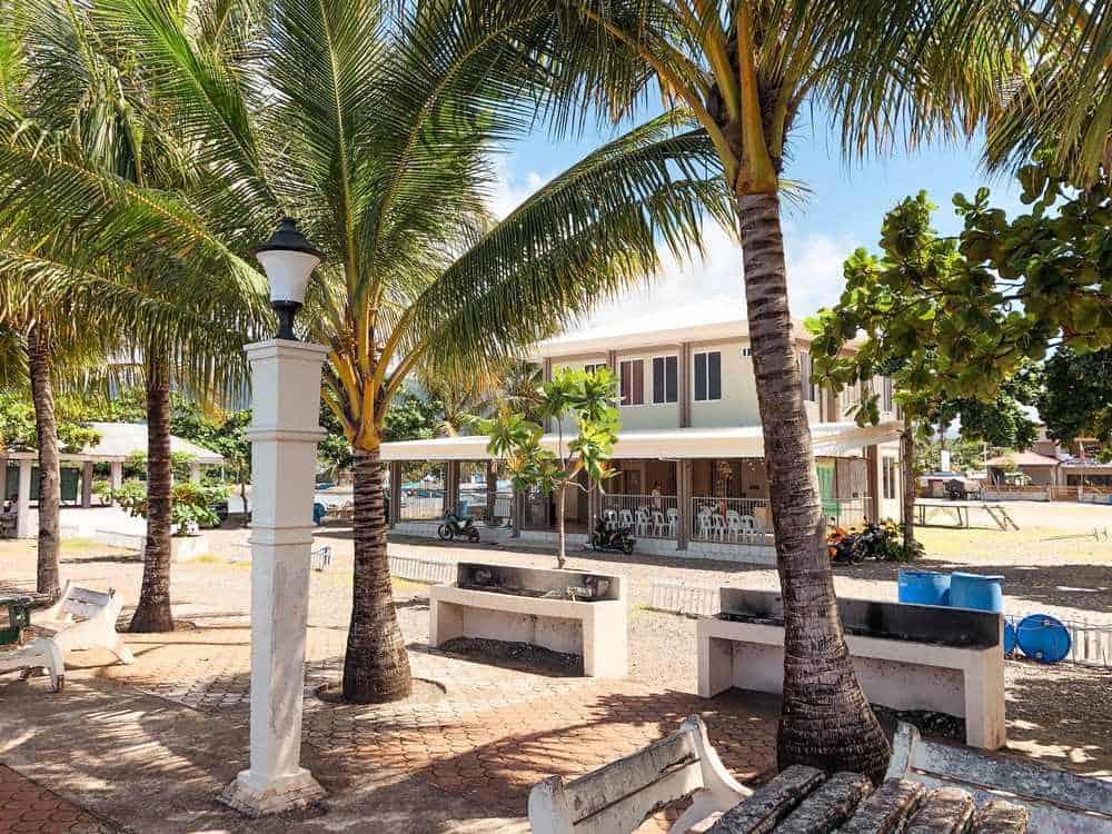 Departure of boats to the Cuatro Islas tour from Inopacan
