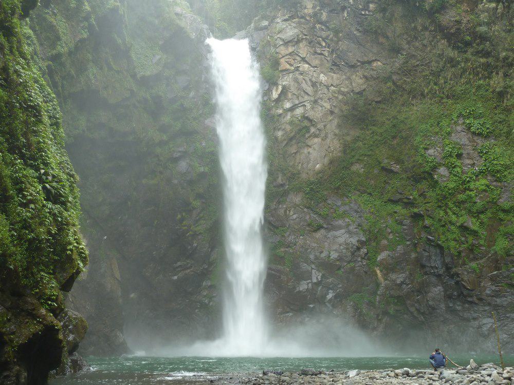 visit Tappiyah Falls in Banaue