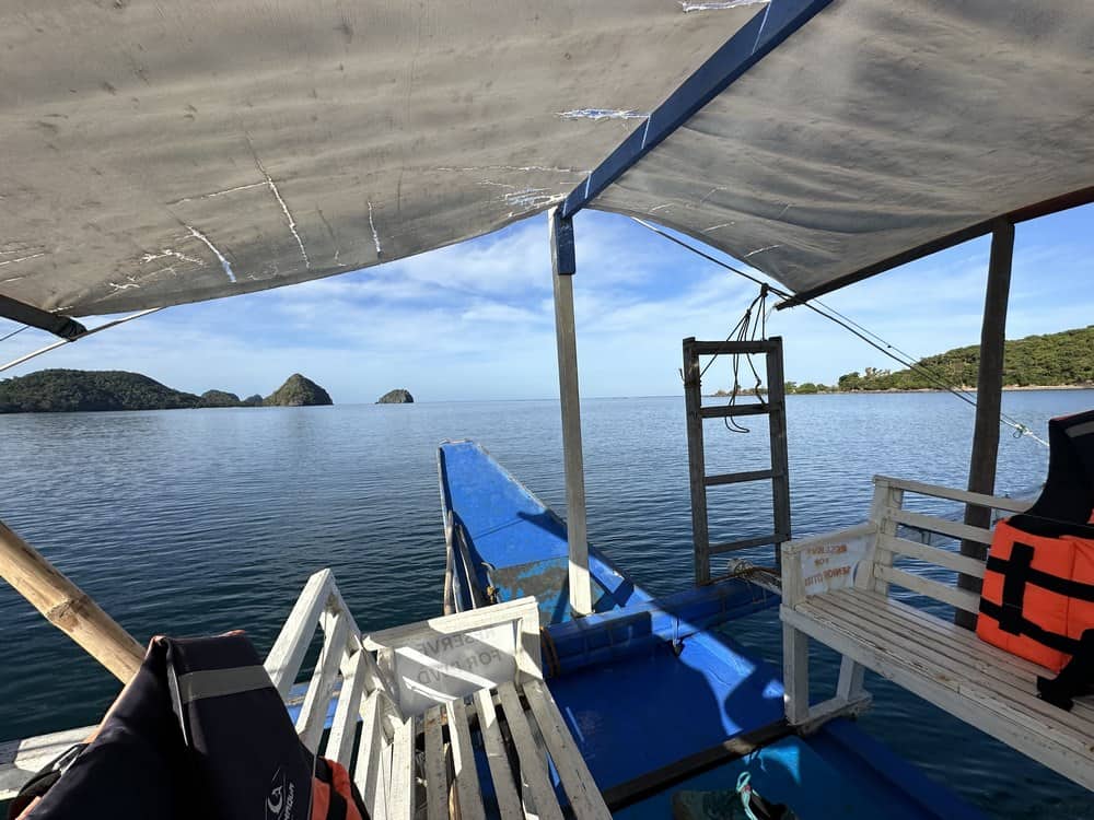 Diving boat to watch dugongs in Coron