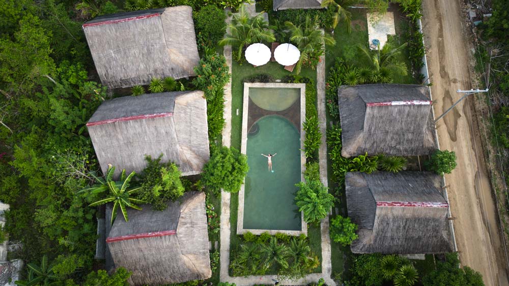 hotel with pool in Anda