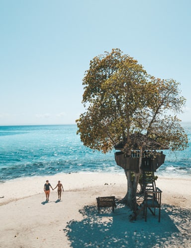Claudia Rodriguez and Jairo Gausachs, experts in the Philippines